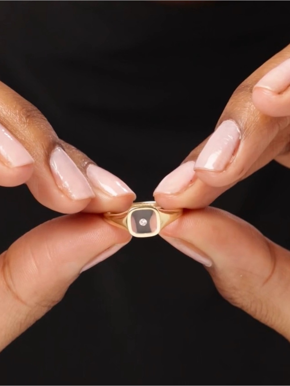ana luisa Gold Floating Diamond Signet Ring - Picture 4 of 8